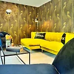 Gatsby River Ii Apartment *